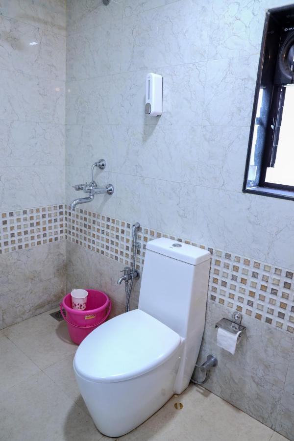 Surya Kiran Miramar Bed and Breakfast Panaji Exteriör bild