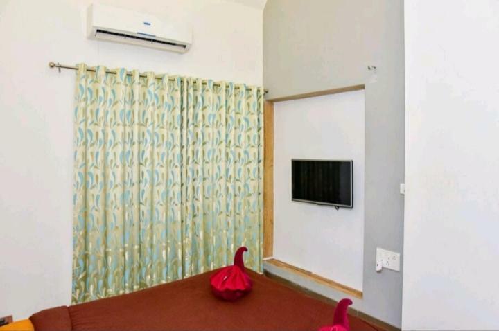 Surya Kiran Miramar Bed and Breakfast Panaji Exteriör bild