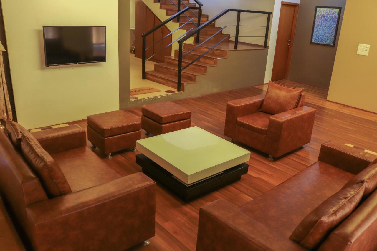 Surya Kiran Miramar Bed and Breakfast Panaji Exteriör bild