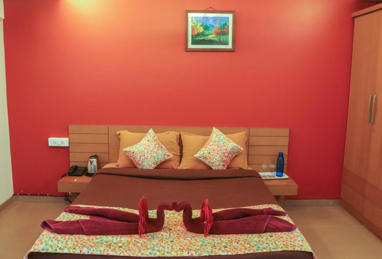 Surya Kiran Miramar Bed and Breakfast Panaji Exteriör bild
