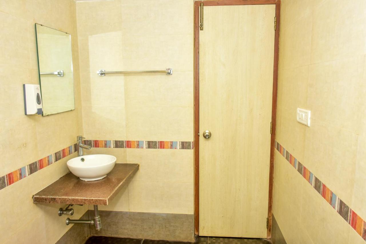 Surya Kiran Miramar Bed and Breakfast Panaji Exteriör bild