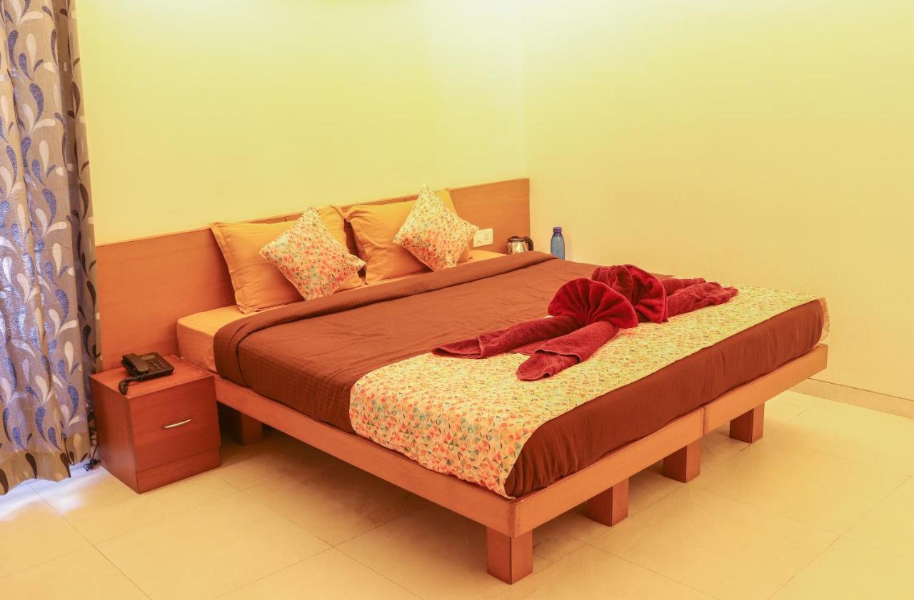 Surya Kiran Miramar Bed and Breakfast Panaji Exteriör bild