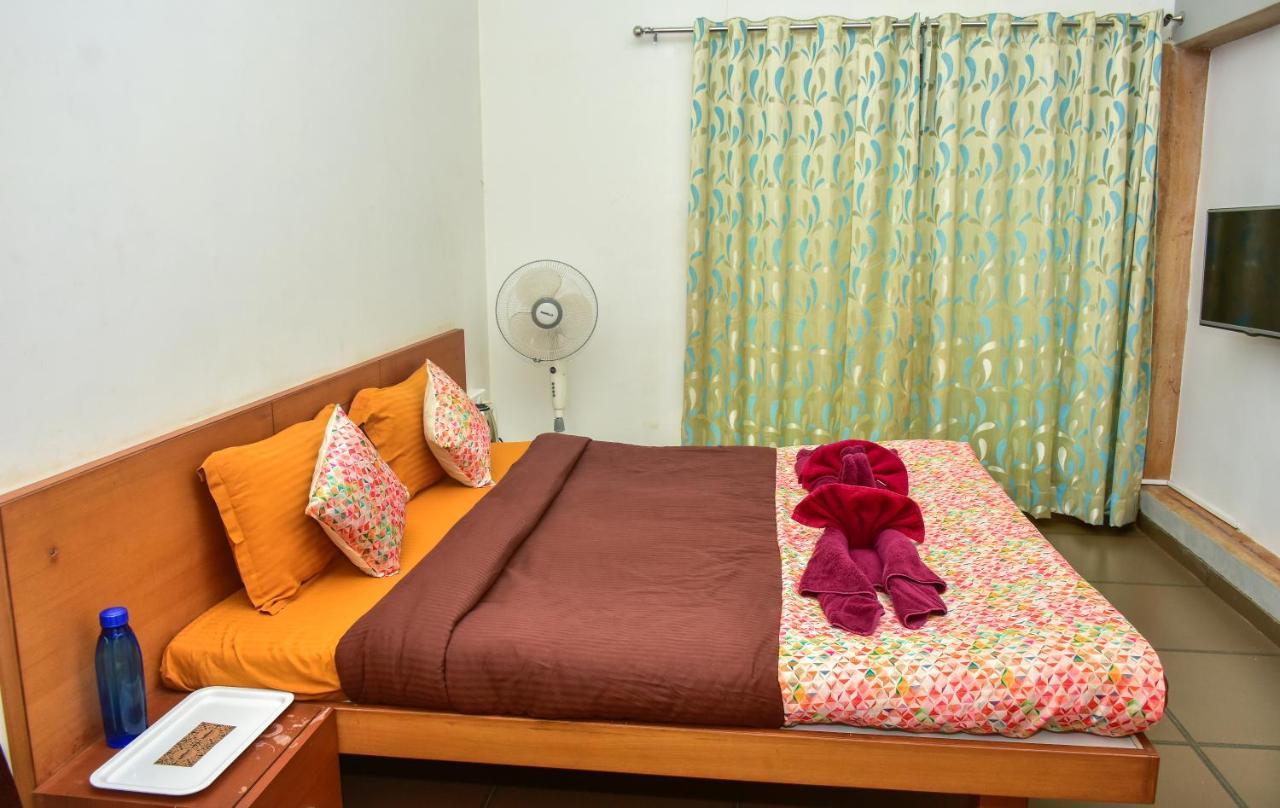 Surya Kiran Miramar Bed and Breakfast Panaji Exteriör bild